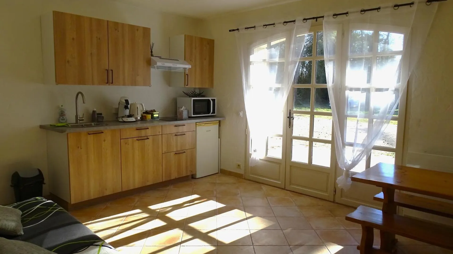 Logement Charme Provencal Cabannes Lejlighed